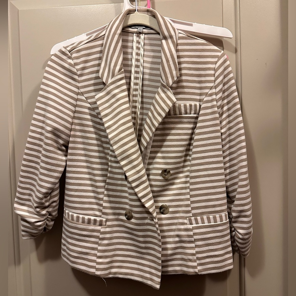 Stripped tan & white blazer